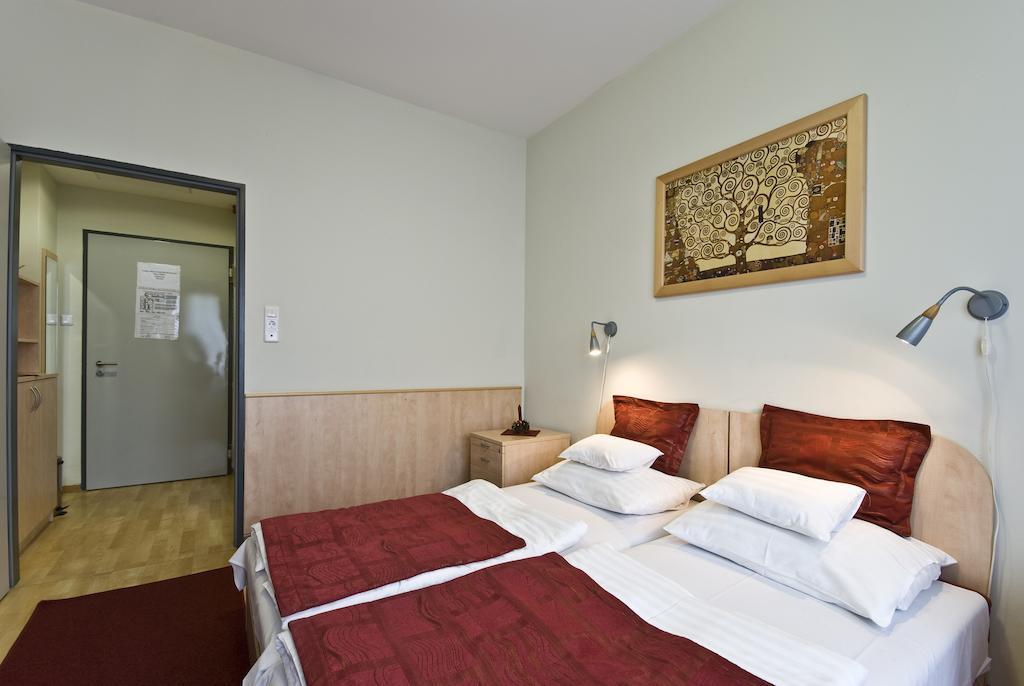 Hotel Kerpely 2*